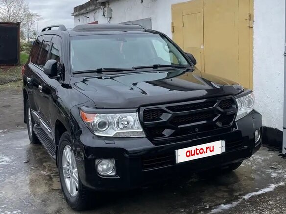 2013 Toyota Land Cruiser 200 Series Рестайлинг 1, чёрный, 4150000 рублей - вид 1