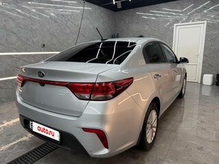 2018 Kia Rio IV, серебристый, 1550000 рублей, вид 4
