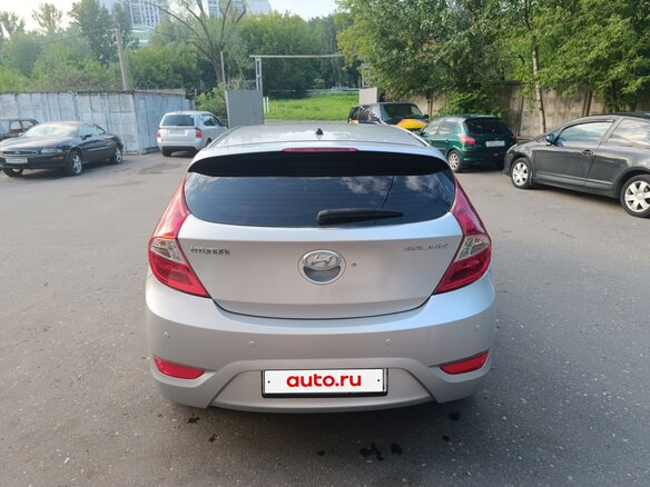 2012 Hyundai Solaris I, серый, 750000 рублей - вид 3