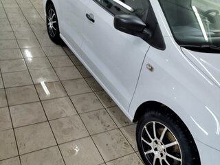 2016 Volkswagen Polo V Рестайлинг, белый, 1000000 рублей, вид 4