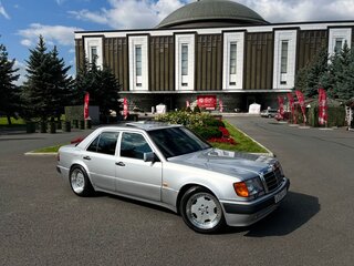 1994 Mercedes-Benz E-Класс 500 I (W124), белый, 5000000 рублей, вид 1