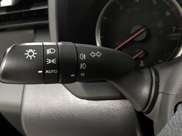 2021 Toyota Land Cruiser 300 Series, чёрный, 7280000 рублей - вид 19