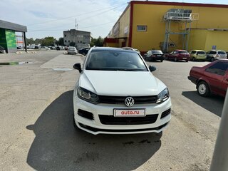 2013 Volkswagen Touareg II, белый, 3400000 рублей, вид 4
