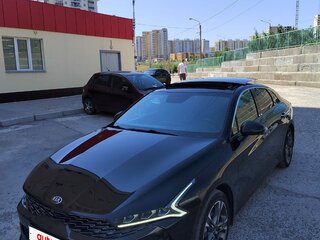 2020 Kia K5 III, чёрный, 3100000 рублей, вид 2