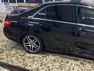 2011 Mercedes-Benz E-Класс 200 7G-Tronic IV (W212, S212, C207), чёрный, 1700000 рублей, вид 4