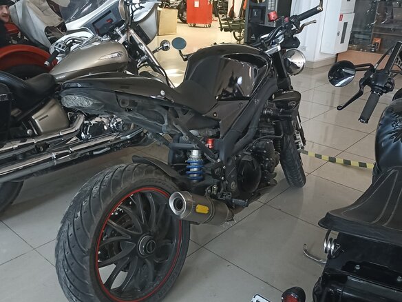 2008 Triumph Speed Triple, чёрный, 600000 рублей - вид 9
