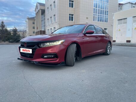 2017 Honda Accord X, красный, 1820000 рублей, вид 2