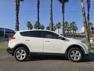 2014 Toyota RAV4 IV (XA40), белый, 1900000 рублей, вид 5