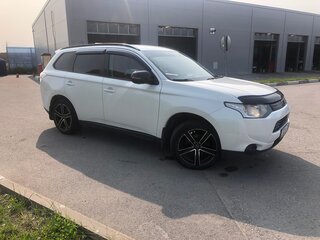 2013 Mitsubishi Outlander III, белый, 1230000 рублей, вид 3