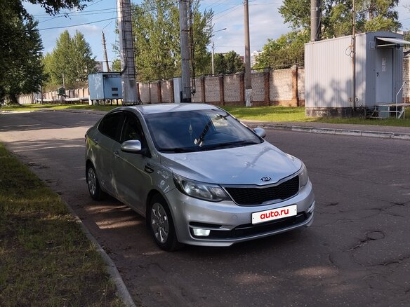 2016 Kia Rio III Рестайлинг, серебристый, 600000 рублей - вид 5