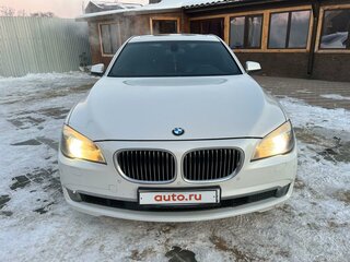 2011 BMW 7 серии 750i xDrive V (F01/F02/F04), белый, 1850000 рублей, вид 2