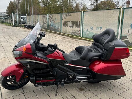 2015 Honda GL 1800 Gold Wing, красный, 2400000 рублей, вид 2