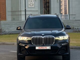 2019 BMW X7 40i I (G07), бежевый, 7000000 рублей, вид 3