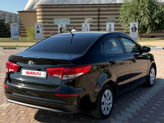 2015 Kia Rio III Рестайлинг, чёрный, 670000 рублей, вид 4
