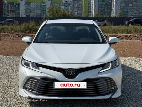2018 Toyota Camry VIII (XV70), белый, 2500000 рублей, вид 4