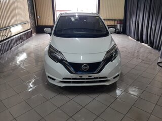 2017 Nissan Note e-Power II Рестайлинг, белый, 1430000 рублей, вид 1