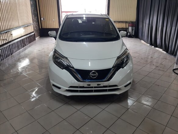 2017 Nissan Note e-Power II Рестайлинг, белый, 1430000 рублей