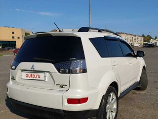 2012 Mitsubishi Outlander II Рестайлинг, белый, 1200000 рублей, вид 4