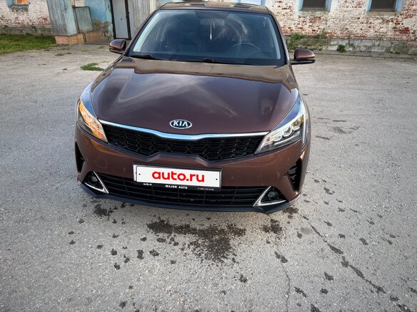 2021 Kia Rio IV Рестайлинг, коричневый, 1930000 рублей