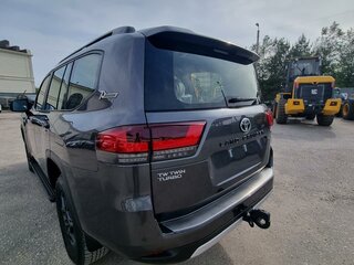 2021 Toyota Land Cruiser 300 Series, серый, 11000000 рублей, вид 3