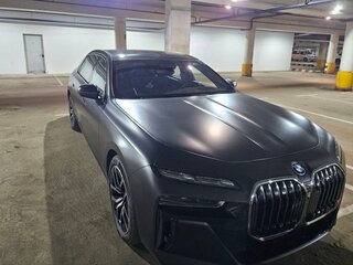 2023 BMW i7 xDrive60 I (G70), чёрный, 10900000 рублей, вид 2