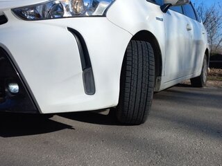 2015 Toyota Prius Alpha I (ZVW40/41) Рестайлинг, белый, 1570000 рублей, вид 3
