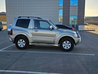 2004 Mitsubishi Pajero III Рестайлинг, бежевый, 1100000 рублей, вид 2