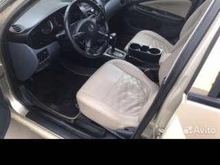 2004 Nissan Almera II (N16) Рестайлинг, коричневый, 260000 рублей, вид 3