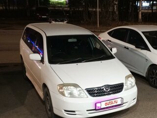 2002 Toyota Corolla Fielder IX (E120, E130), белый, 750000 рублей, вид 3