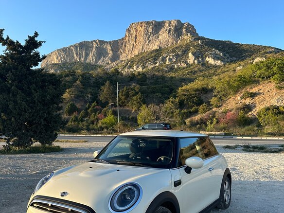 2021 Mini Hatch One III (F55/F56) Рестайлинг 2, белый, 2800000 рублей - вид 3