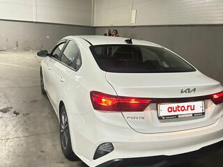 2021 Kia Forte III Рестайлинг, белый, 1900000 рублей, вид 5