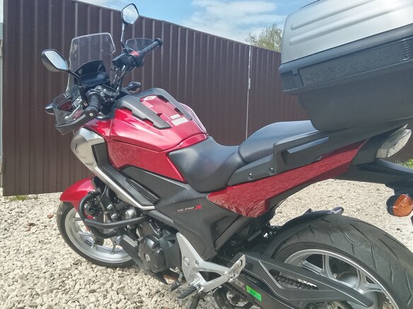 2017 Honda NC 750X, красный, 850000 рублей - вид 3
