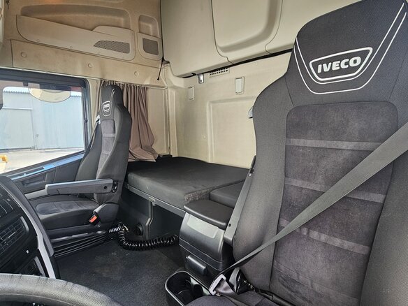2022 Iveco Stralis, чёрный - вид 14