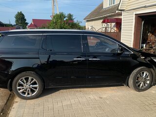 2019 Kia Carnival III, чёрный, 3050000 рублей, вид 2
