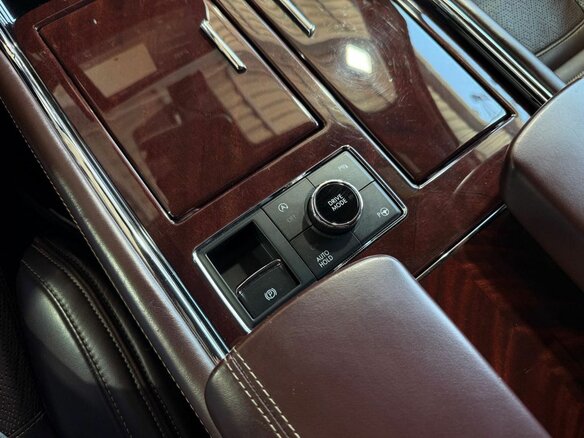 2019 Lincoln Navigator IV, чёрный, 7399000 рублей - вид 19