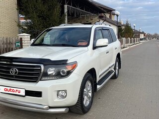 2014 Toyota Land Cruiser 200 Series Рестайлинг 1, белый, 5800000 рублей, вид 4
