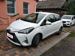 2019 Toyota Yaris III Рестайлинг 2, белый, 1500000 рублей, вид 1
