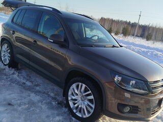 2014 Volkswagen Tiguan I Рестайлинг, коричневый, 1400000 рублей, вид 2