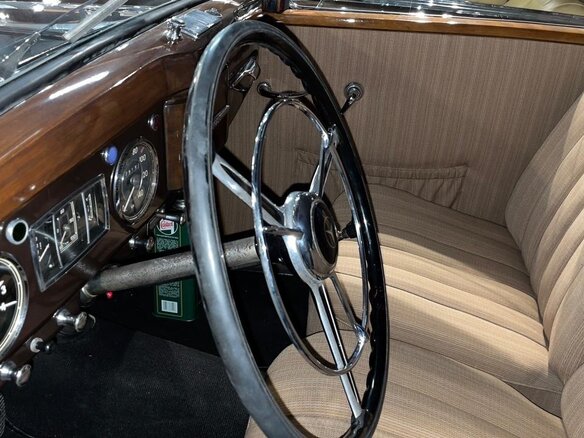 1951 Mercedes-Benz W136, чёрный - вид 2