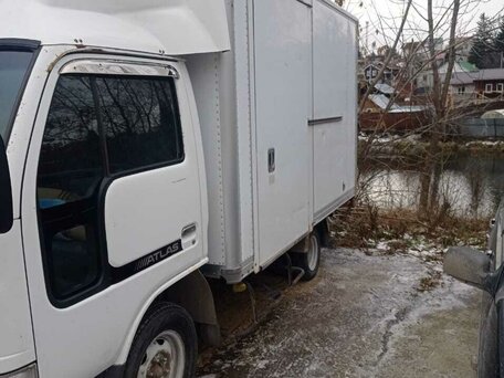 2002 Nissan Atlas, белый, 890000 рублей, вид 2