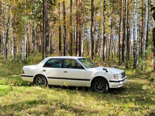 1996 Toyota Crown X (S150), белый, 780000 рублей, вид 3