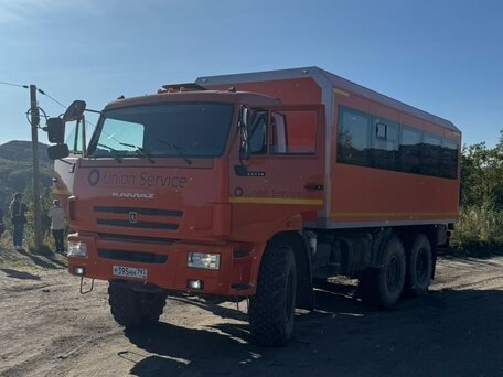 2023 КамАЗ 43118, красный, 6500000 рублей, вид 4