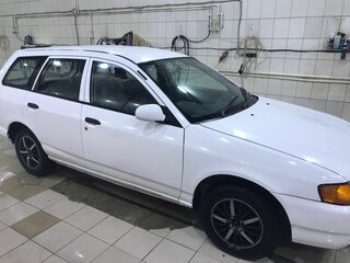 2001 Mazda Familia Y11, белый, 250000 рублей, вид 2