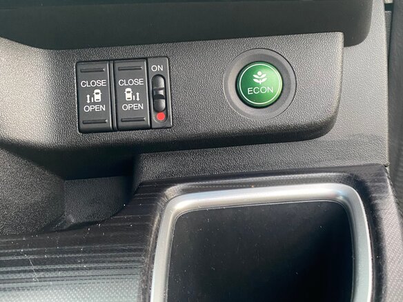 2016 Honda Stepwgn Spada V, фиолетовый, 1800000 рублей - вид 9