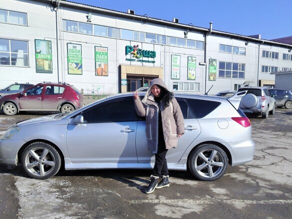2004 Toyota Caldina III, серебристый, 700000 рублей - вид 2