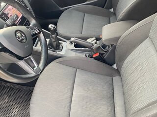 2019 Skoda Octavia III (A7) Рестайлинг, белый, 1999000 рублей, вид 3