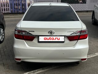2016 Toyota Camry VII (XV50) Рестайлинг, белый, 2350000 рублей, вид 3