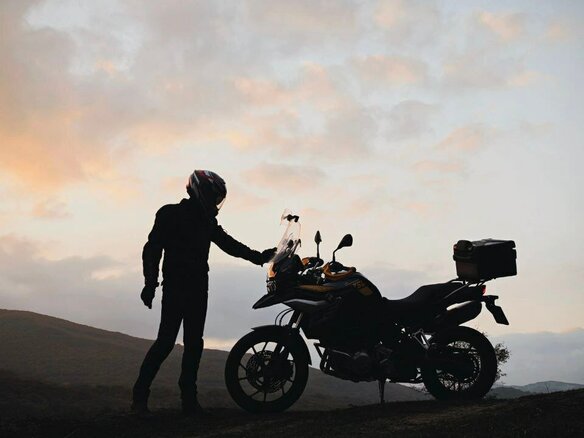 2020 BMW F 750 GS, золотистый, 1000000 рублей - вид 11