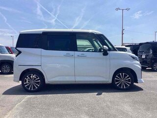 2022 Toyota Roomy I Рестайлинг, белый, 900000 рублей, вид 3
