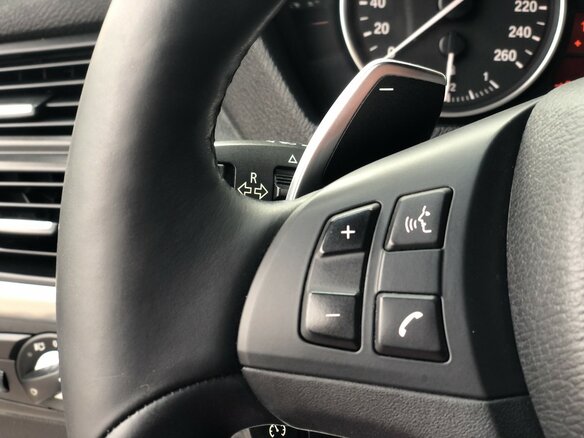 2013 BMW X5 50i II (E70) Рестайлинг, белый - вид 27